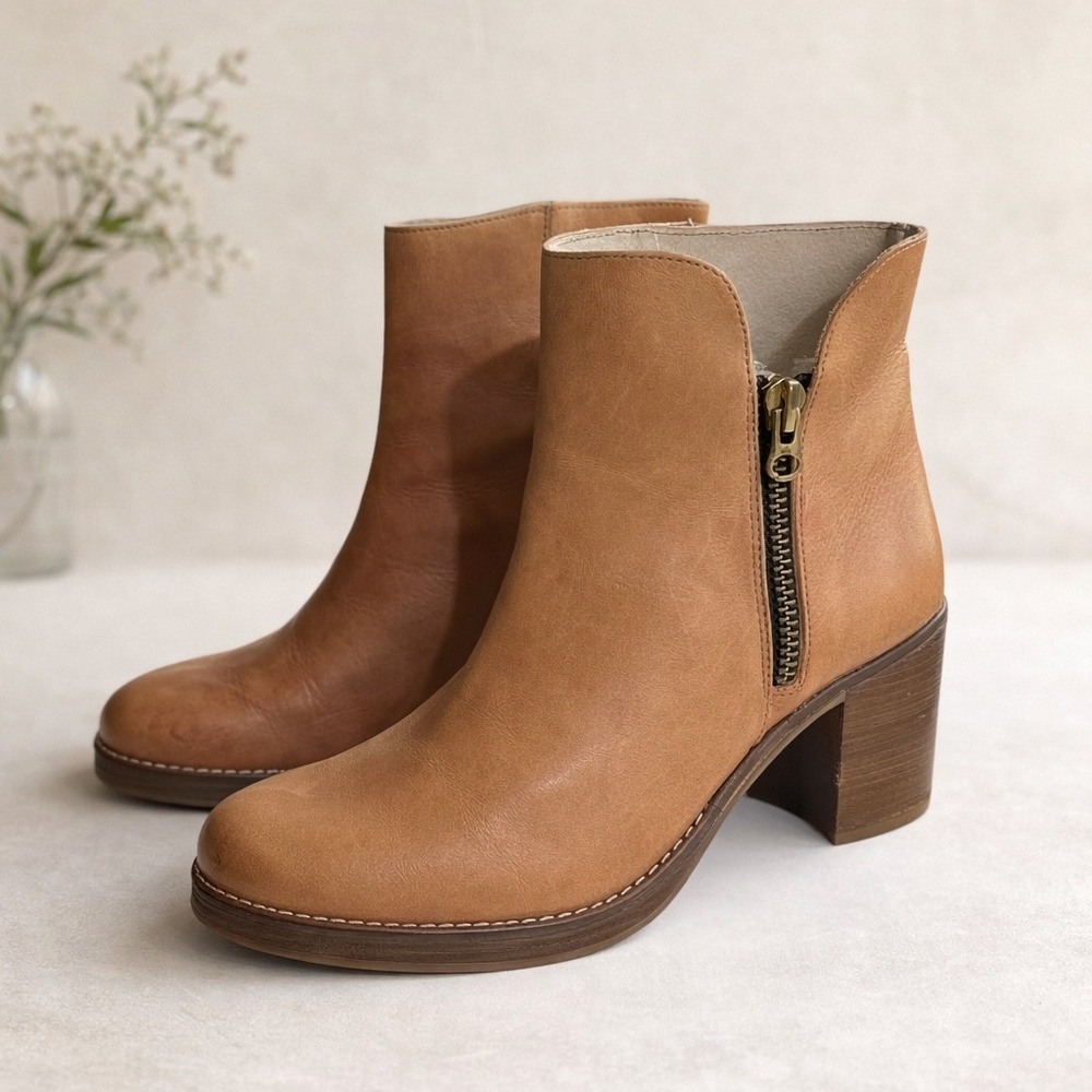 MTNG Tan Leather Block Heel Ankle Boots Made in Spain Side Zip Round Toe Size 6